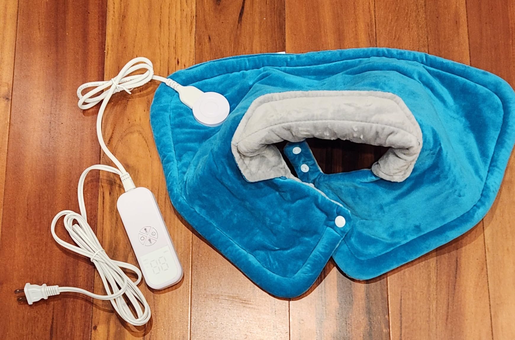 Weighted Neck & Shoulder Heating Pad for Pain Relief | Father's Day Gift for Dad Husband from Daughter Son, Birthday Gifts for Dad Men Women Mom | 6 Heat Settings, 2H Auto‑Off | Home & Office Use - Customer Photo 2