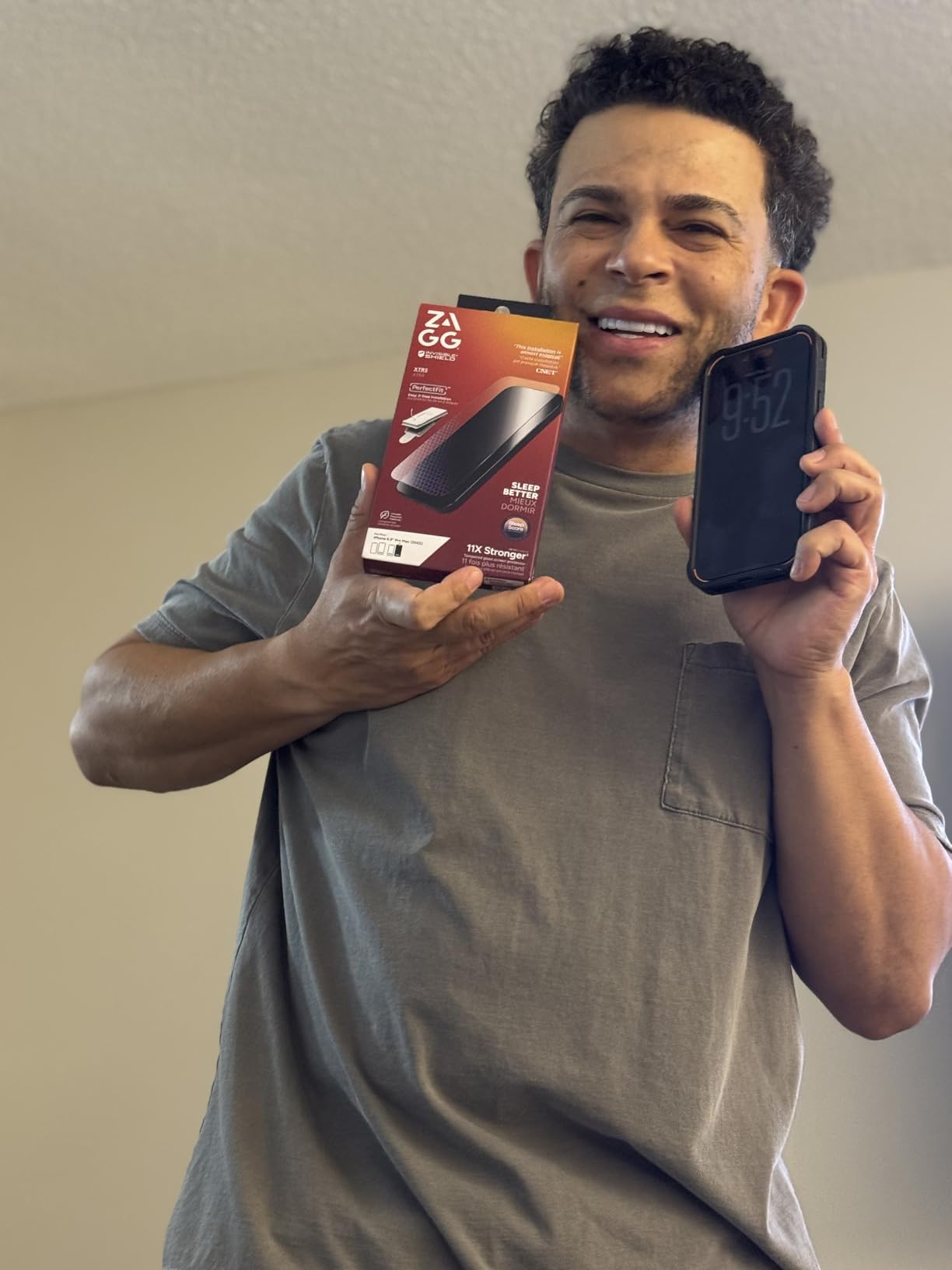 ZAGG Glass Elite Privacy iPhone 15 Pro Max Screen Protector - 5X Stronger with Reinforced Edges, 2-Way Privacy Filter, Scratch & Smudge-Resistant Surface, InvisibleShield, Easy to Install - Customer Photo 1