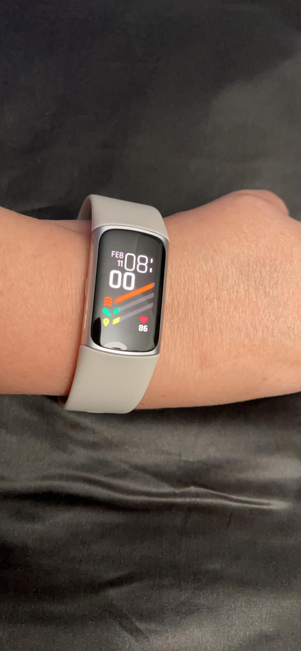 Fitbit Charge 6 Fitness Tracker with Google apps, Heart Rate on Exercise Equipment, 6-Months Premium Membership Included, GPS, Health Tools and More, Obsidian/Black, One Size (S & L Bands Included) - Customer Photo 2