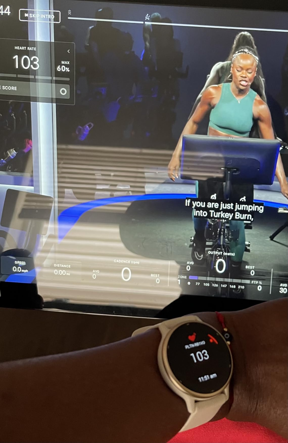 Garmin vívoactive 5, Health and Fitness GPS Smartwatch, AMOLED Display, Up to 11 Days of Battery, Ivory - Customer Photo 2