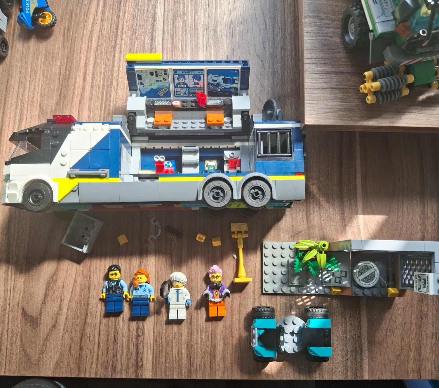 LEGO City Police Mobile Crime Lab Truck Toy, Pretend Play Police Toy, Includes Quad Bike, 2 Officers, 1 Scientist and 2 Crook Minifigures, Police Truck for Kids Ages 7 Plus, 60418 Customer Review LEGO City Police Mobile Crime Lab Truck Toy, Pretend Play Police Toy, Includes Quad Bike, 2 Officers, 1 Scientist and 2 Crook Minifigures, Police Truck for Kids Ages 7 Plus, 60418 - Customer Photo 2