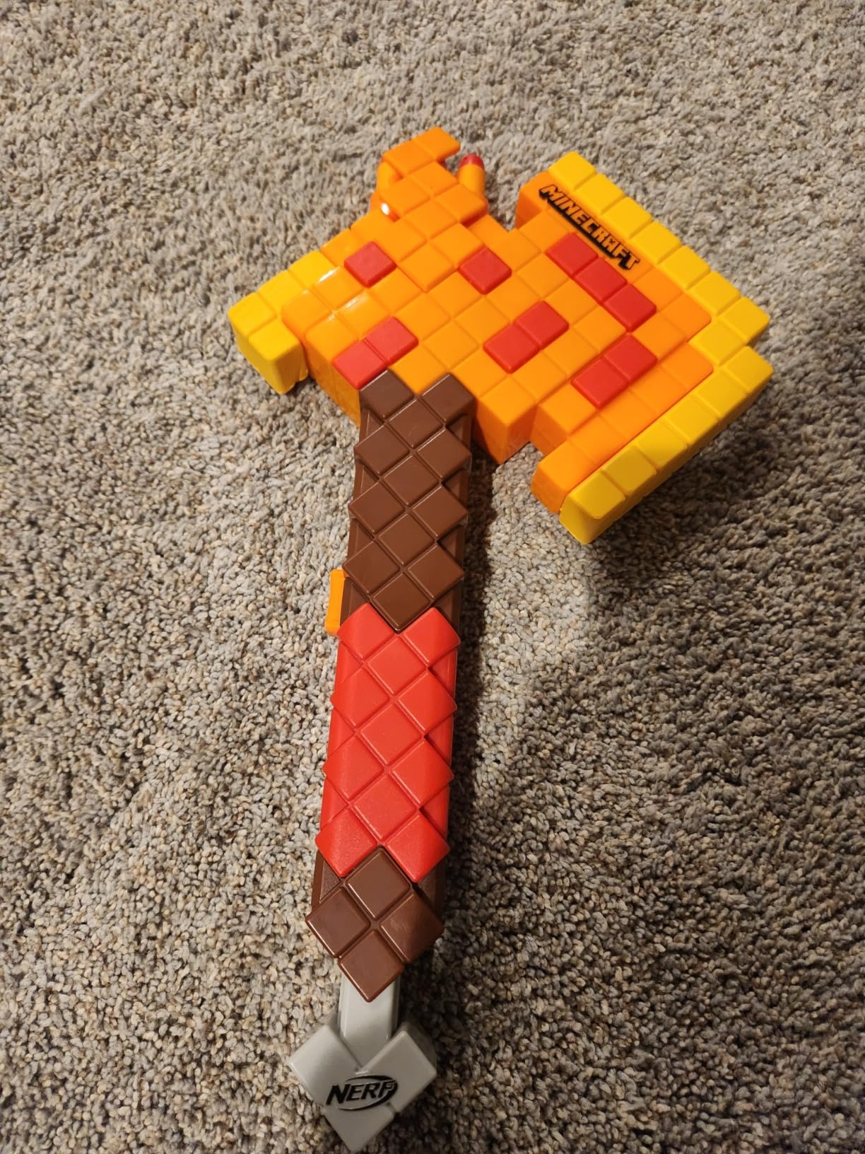 Nerf Minecraft Firebrand, Dart Blasting Axe, 6 Nerf Elite Foam Darts, Design Inspired by Minecraft Axe in The Game, Pull Down Priming, Minecraft Toys - Customer Photo 4