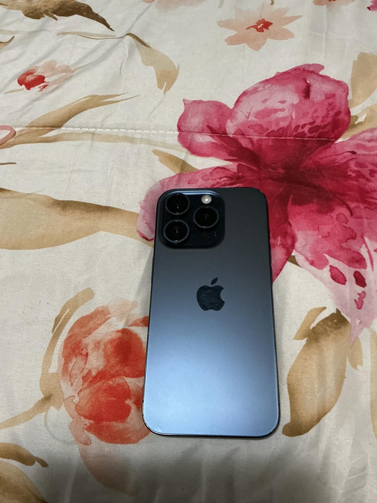 Apple iPhone 15 Pro, 128GB, Black Titanium - Unlocked (Renewed) - Customer Photo 1