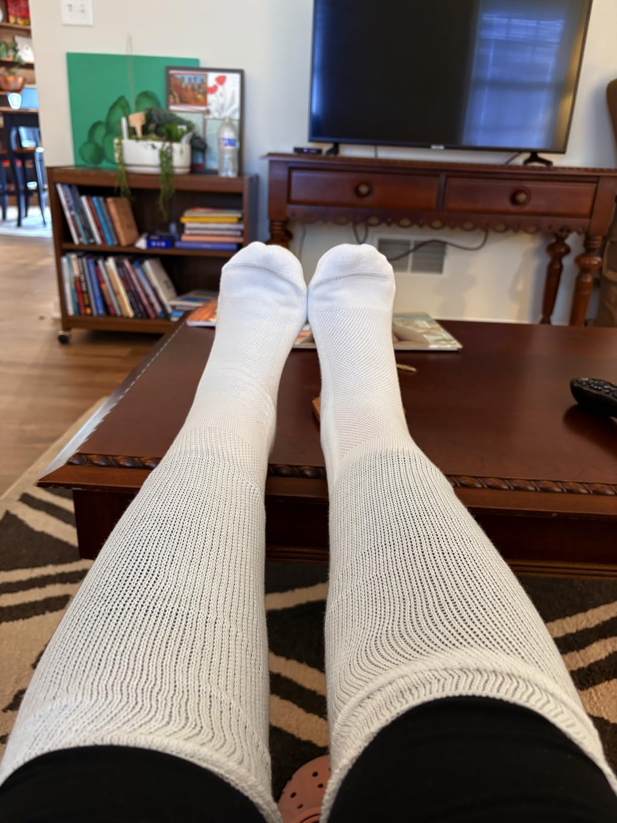 2 Pairs Wide Diabetic Socks for Men Women Plus Size,Lymphedema Socks,Socks for Swollen Feet and Ankles,Edema Socks,Loose Fit Socks,Non-Binding Socks,Bariatric Socks,Hospital Cast Socks-All Black - Customer Photo 1