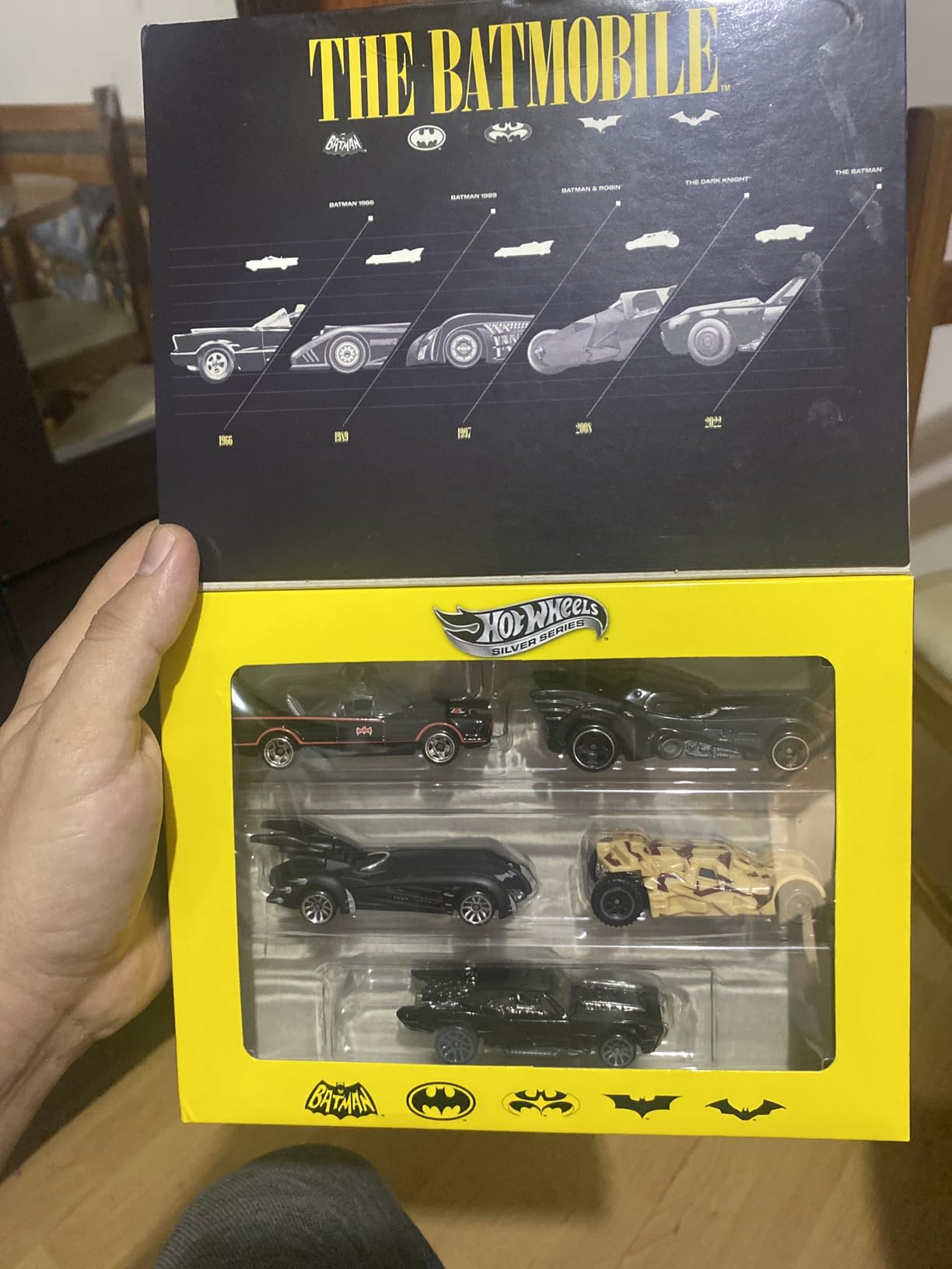Hot Wheels 1:64 Scale Die-Cast Toy Cars, Set of 5 Batman 85th Anniversary Vehicles Featuring 5 Different Batmobile Replicas in Commemorative Packaging (Amazon Exclusive) - Customer Photo 2