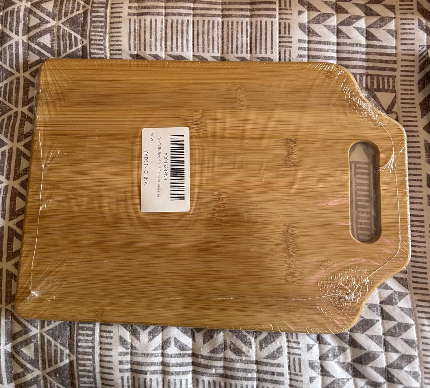 AceThrills Grandma Gifts for Grandma Christmas Birthday Gifts from Grandkids for Mother's Day - Engraved Bamboo Cutting Board 12.3