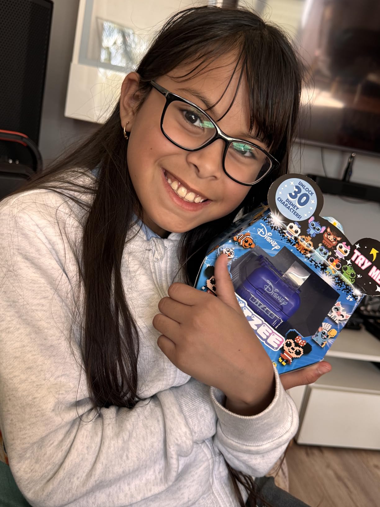 Bitzee, Magicals with 20 Interactive Characters Inside, Reacts to Touch, Digital Pet Gifts & Stocking Stuffers for Kids Customer Review Bitzee, Magicals with 20 Interactive Characters Inside, Reacts to Touch, Digital Pet Gifts & Stocking Stuffers for Kids - Customer Photo 2