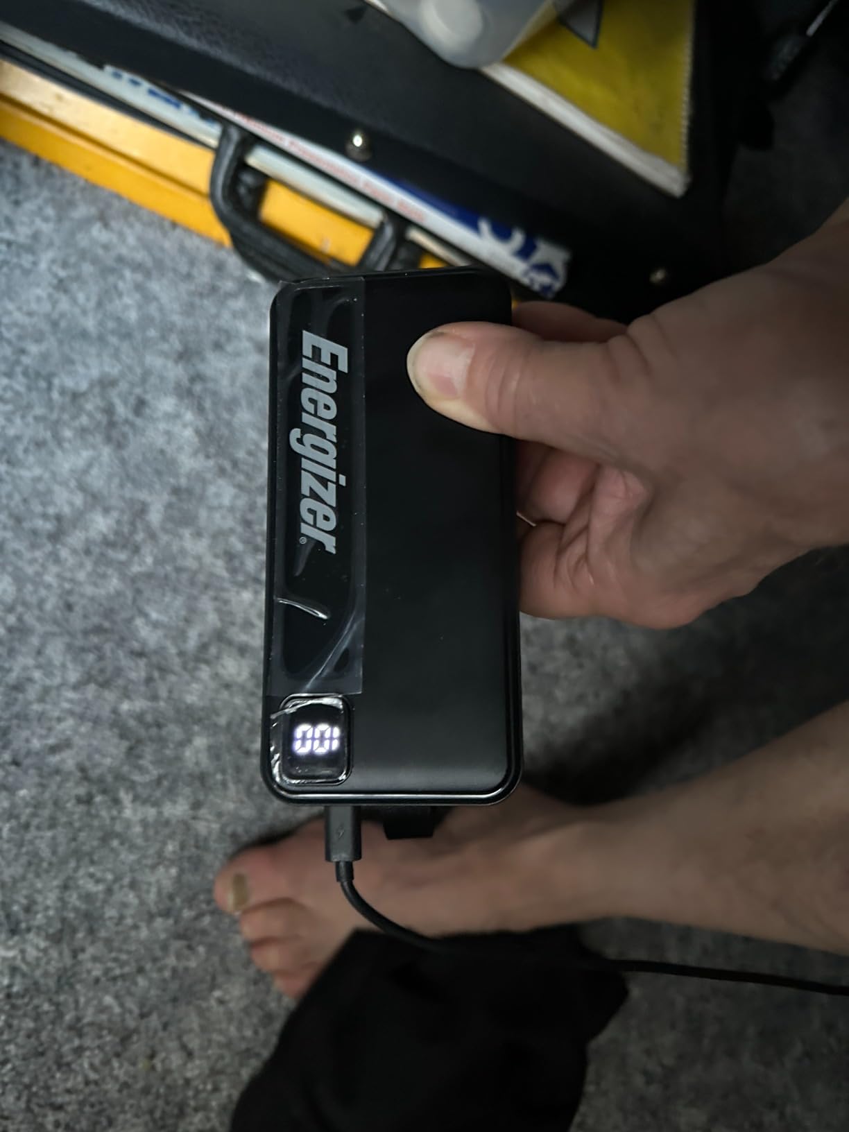 Energizer Portable Charger 30000mAh Power Bank with USB C in and Out Compact External Battery Pack for iPhone 16/15/14/13, Samsung Galaxy S24/S23, Pixel, iPad, Cell Phone and Tablets_UE30050C - Customer Photo 4