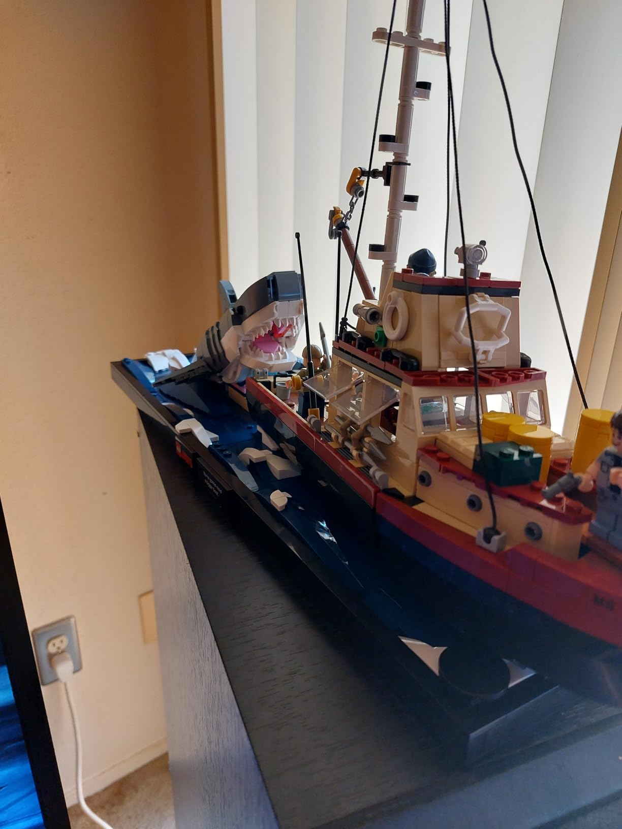 LEGO Ideas Jaws Set - Diorama Kit for Fans of The Classic Movie - Shark Toy - Movie Memorabilia Gift for Adults - Includes Orca Boat and Chief Brody, Hooper and Quint Minifigures - 21350 - Customer Photo 1