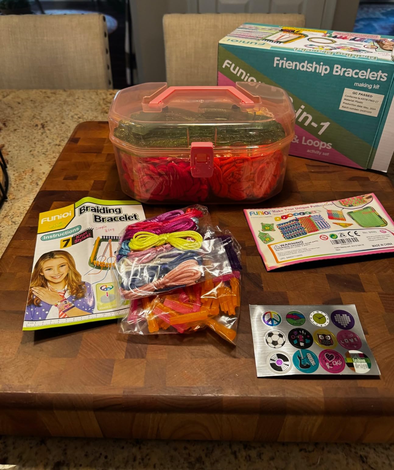 FUNiOi Weaving Loom Kit Toys for Kids, DIY Crafts Projects of 6 Potholders and 10 Friendship Bracelets, 2-in-1 Square Buildable Loom Knitting Kits, Gift Ideas for Girls 6-12 Years Old - Customer Photo 1