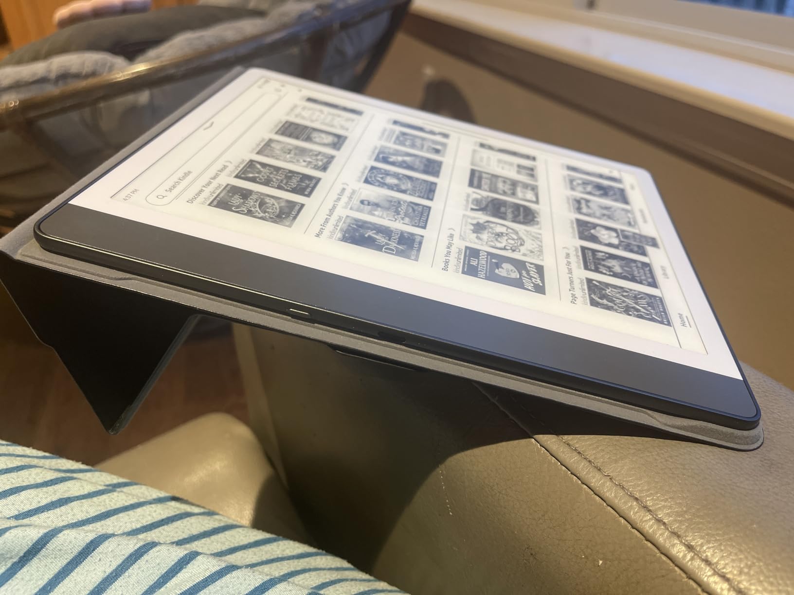 Amazon Kindle Scribe (64GB) - Your notes, documents and books, all in one place. With built-in AI notebook summarization. Includes Premium Pen - Tungsten Customer Review Amazon Kindle Scribe (64GB) - Your notes, documents and books, all in one place. With built-in AI notebook summarization. Includes Premium Pen - Tungsten - Customer Photo 2