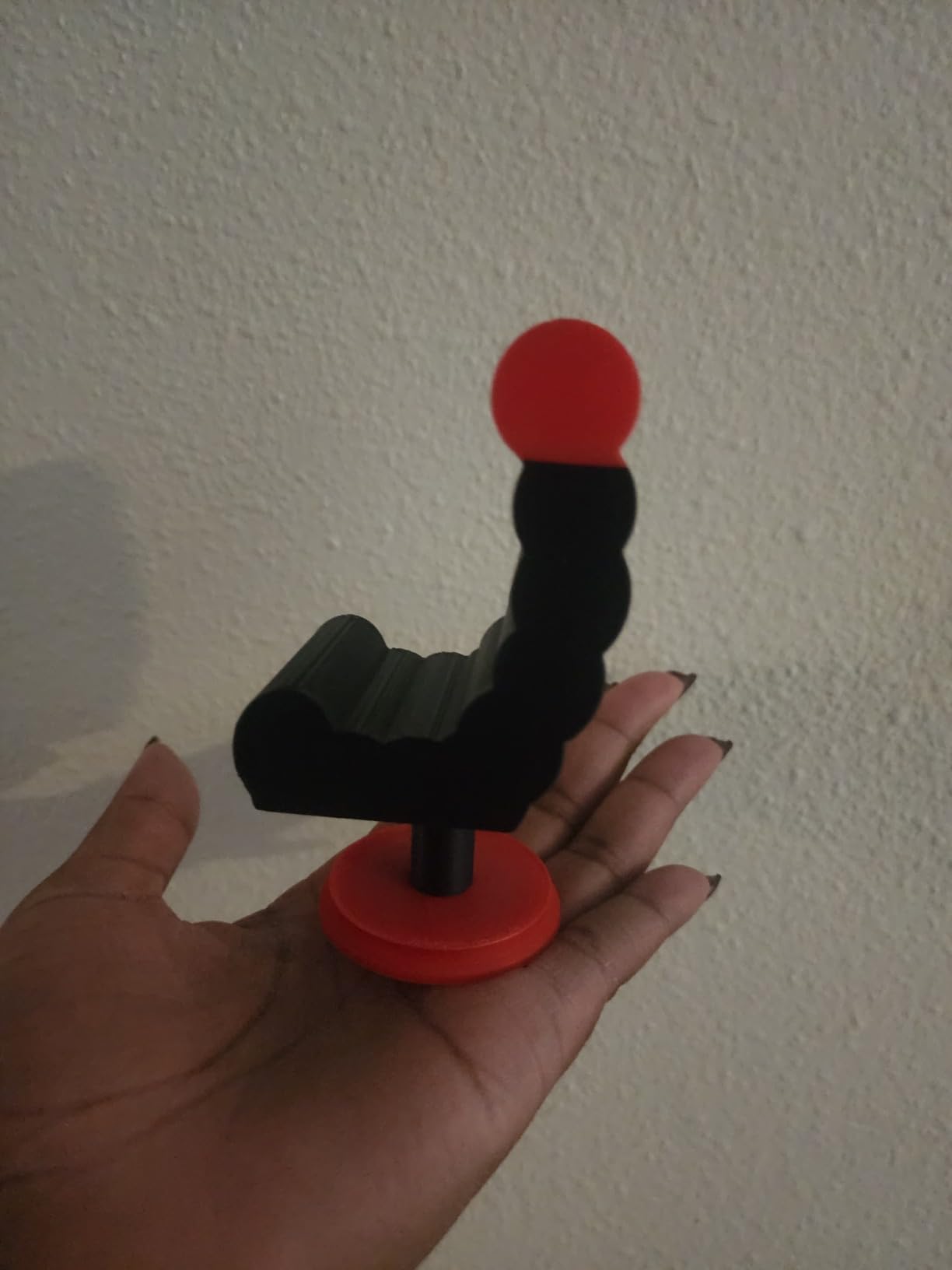 VELENTI Gamer Chair Phone Stand - Phone Holder for Smartphones, Kindles Up to 19 cm Tall - Fun Gaming Accessories for Gamers - Useful Gamer Gadgets - Lovely Birthday Gift for Gamers - Customer Photo 1