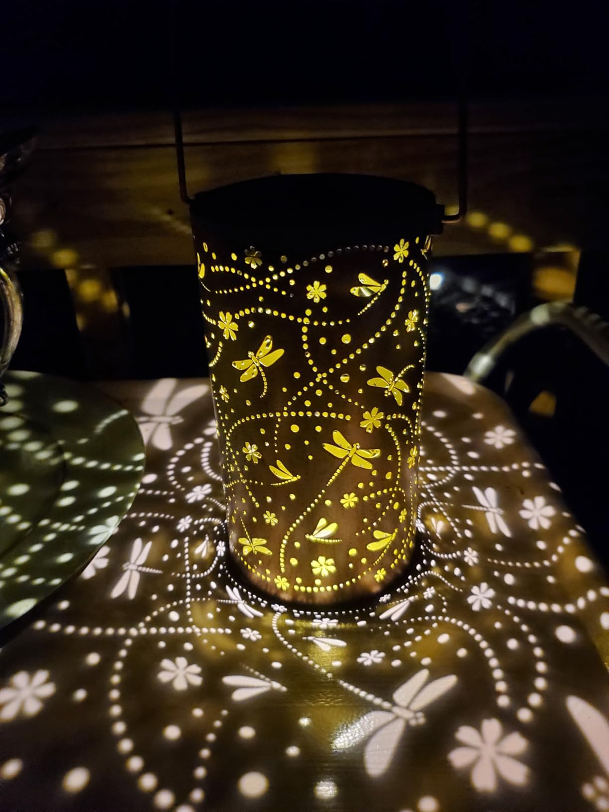 Bee Solar Lanterns Outdoor Waterproof Hanging Solar Lights Bee Gifts for Women Men Metal Decorative LED Bee Lanterns for Garden Decor,Yard,Patio,Lawn,Tabletop,Pathway,Landscape - Customer Photo 4