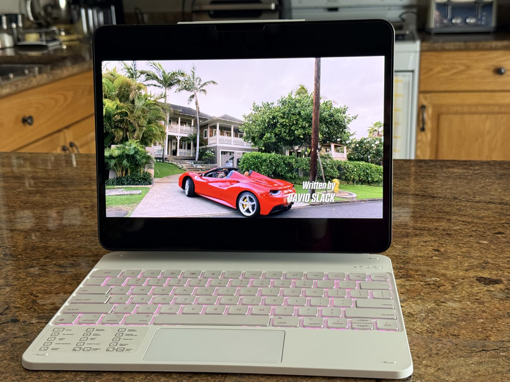 Apple iPad Pro 13-Inch (M4): Built for Apple Intelligence, Ultra Retina XDR Display, 256GB, 12MP Front/Back Camera, LiDAR Scanner, Wi-Fi 6E, Face ID, All-Day Battery Life — Space Black - Customer Photo 2