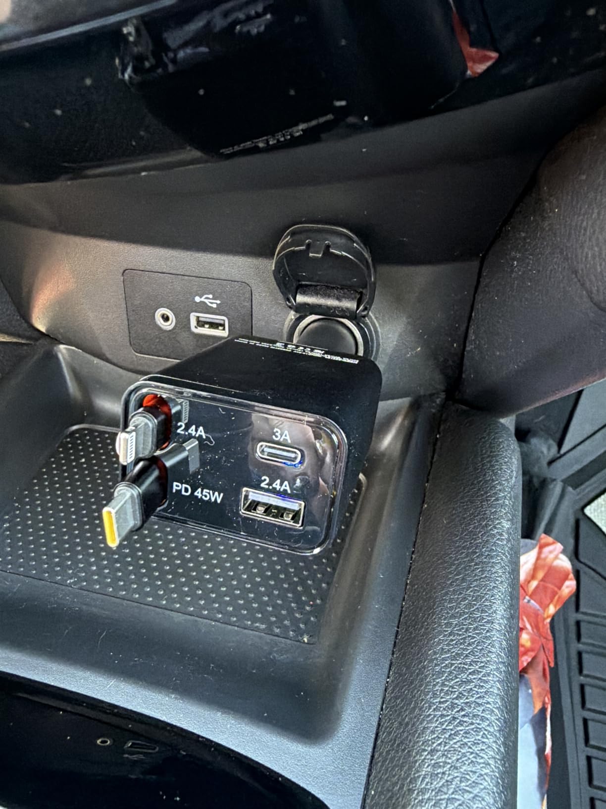 LISEN Retractable Car Charger, Gifts for Men Women, 69W Cars Adapter USB C Fast Charger for iPhone 17, Car Accessories for Men Women, Gifts for Dad Mom, for iPhone 17 Pro Max Air 16 15 14 13 12 Plus - Customer Photo 1