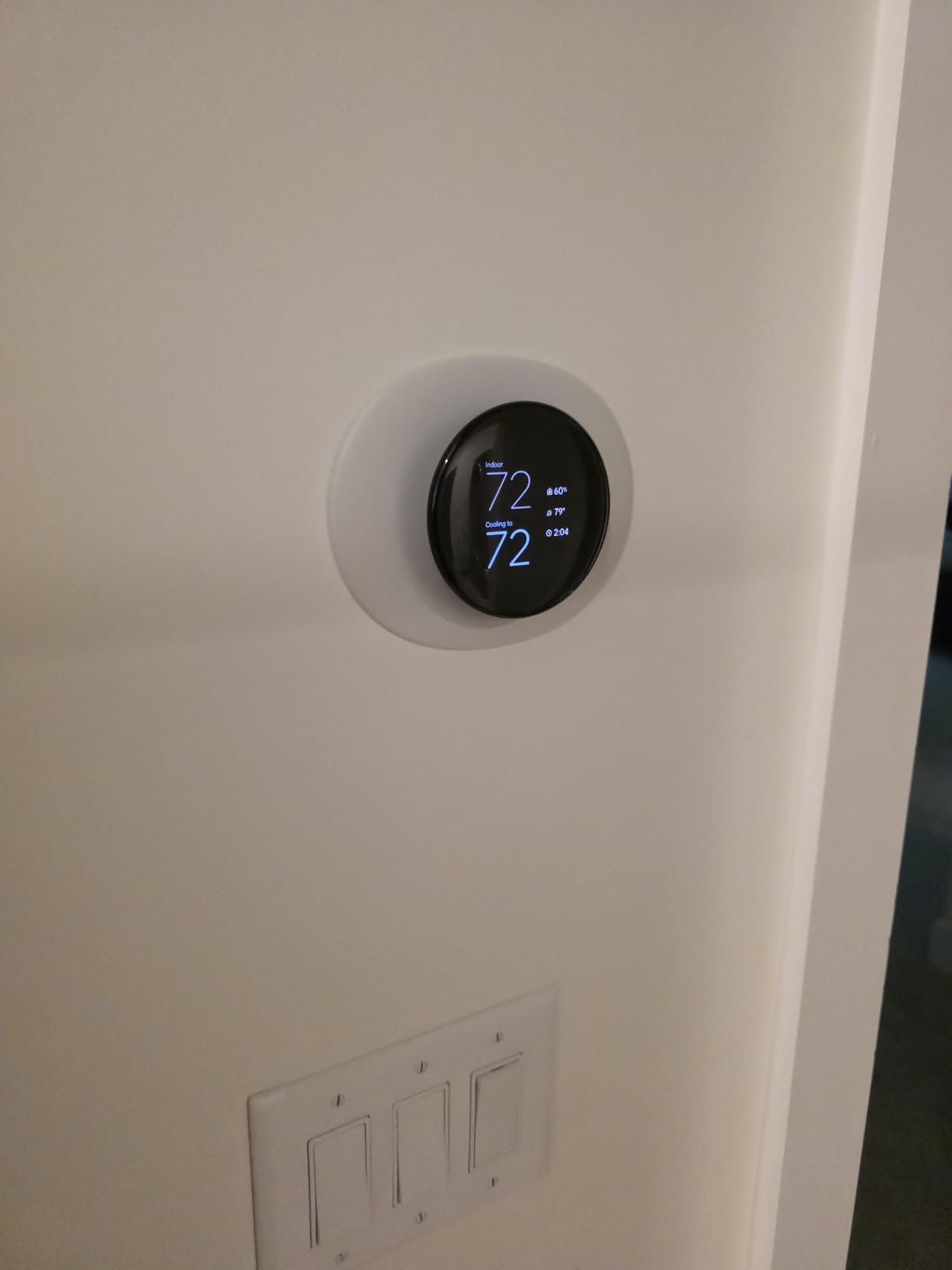 Google Nest Learning Thermostat (4th gen) + Nest Temperature Sensor (2nd gen) - Silver - Customer Photo 3