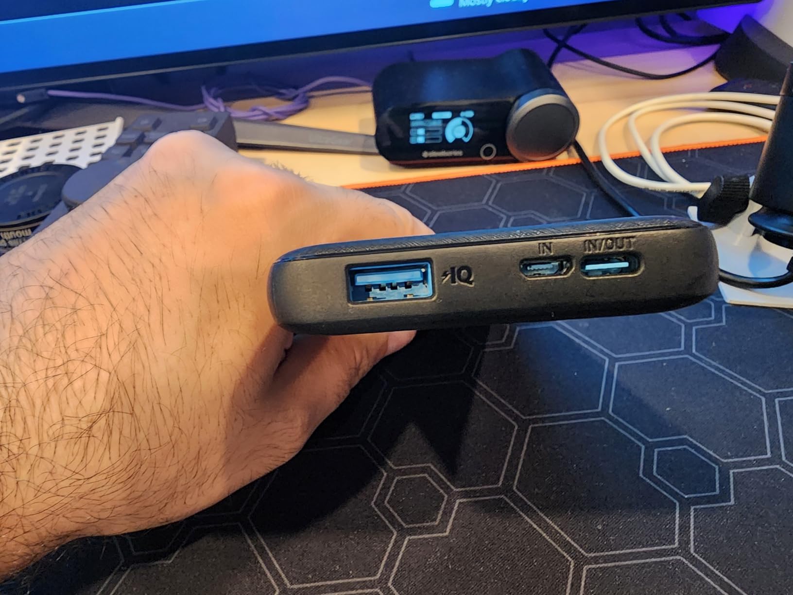 Anker Power Bank(PowerCore 10K), Compact Travel-Ready 10,000mAh Battery Pack with PowerIQ Charging Technology, 5V/3A High-Speed Charging for iPhone, iPad,and More(USB-C Input and Output(Black), 1pack) - Customer Photo 3