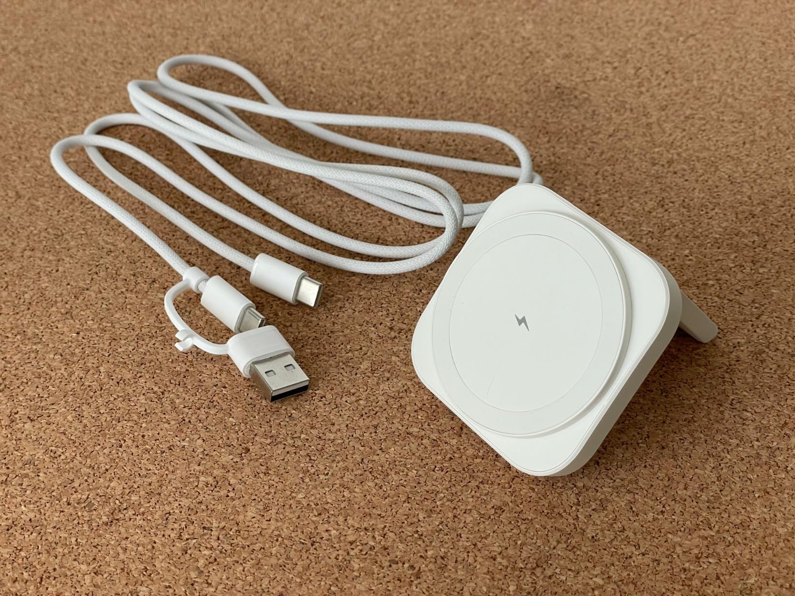 LISEN for Magsafe Charger Stand for Apple,Travel Charger for iPhone 16 Pro Charging Station Pad,Magnetic Wireless Charger for iPhone and Watch Airpods Travel Magsafe Accessories Fit iPhone 16-12,White - Customer Photo 2