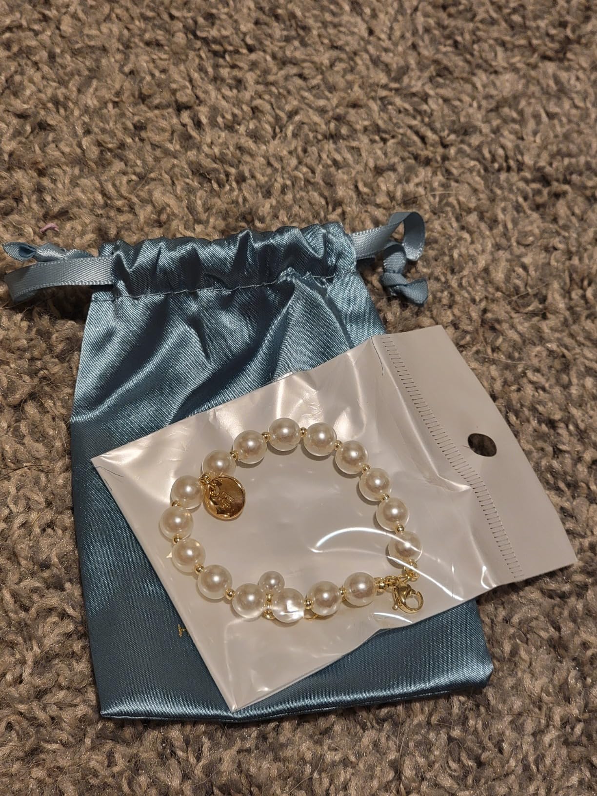 Initial Pearl Bracelet Flower Girl Bracelet Proposal Gifts for Girls, Dainty Gold Pearl Bracelets with Letter A-Z Personalized Name Jewelry Birthday Christmas Wedding Party Gift for Her - Customer Photo 3