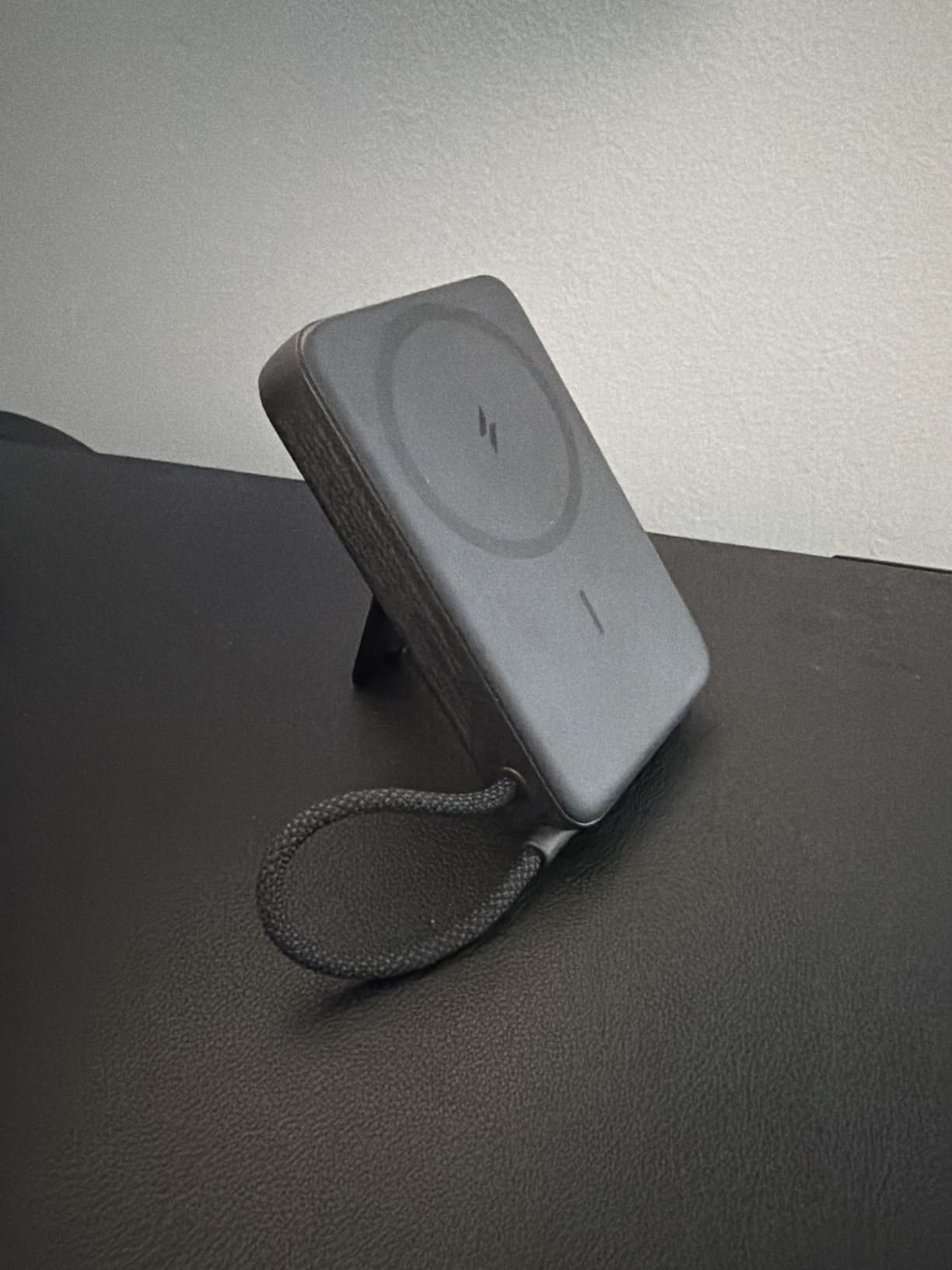 Anker Zolo Magnetic Power Bank, 10,000mAh Wireless Portable Charger with 30W Max Fast Charging, Battery Pack with Built-in USB-C Cable and Adjustable Stand, for iPhone 16/15 Series, AirPods, and More - Customer Photo 3