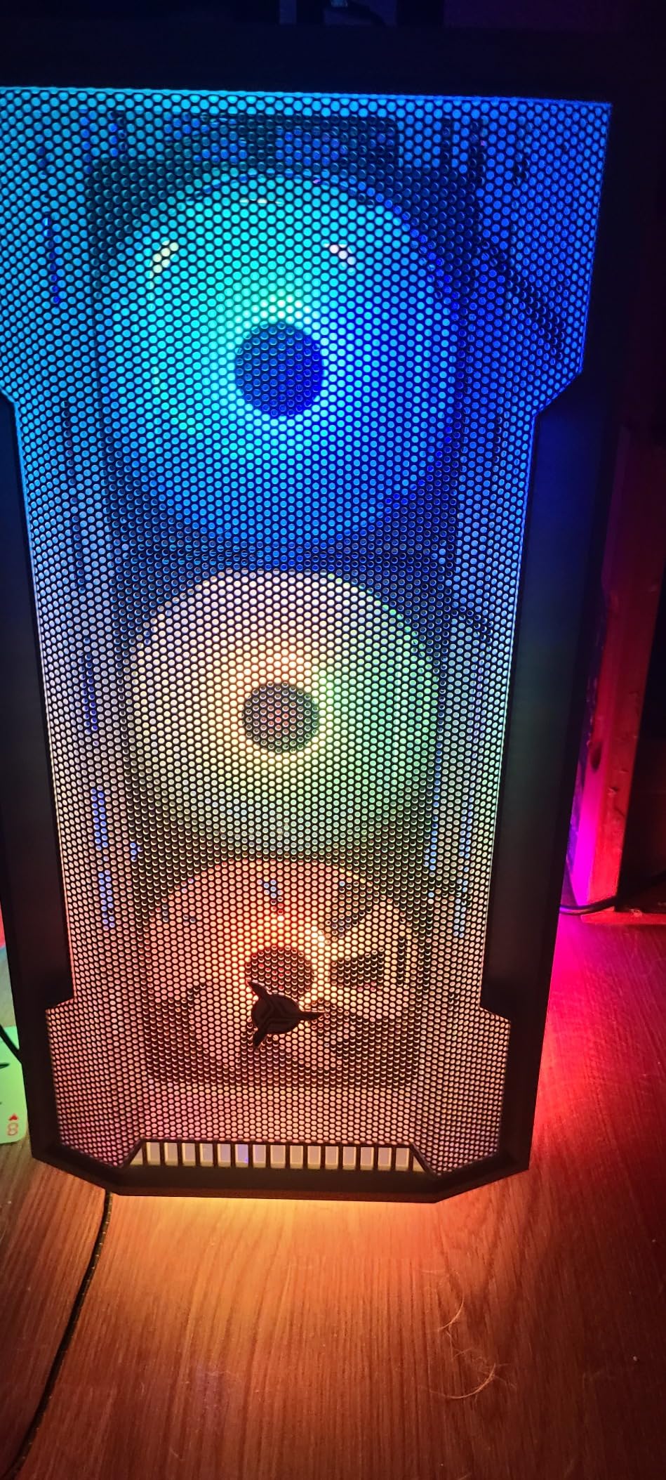 Skytech Archangel Gaming PC Desktop, Ryzen 5 5500 3.6 GHz (4.2GHz Turbo Boost), NVIDIA RTX 3050 (6GB) 6GB GDDR6, 1TB SSD, 16GB DDR4 RAM 3200, 650W Gold PSU, Wi-Fi, Win 11 Home - Customer Photo 3