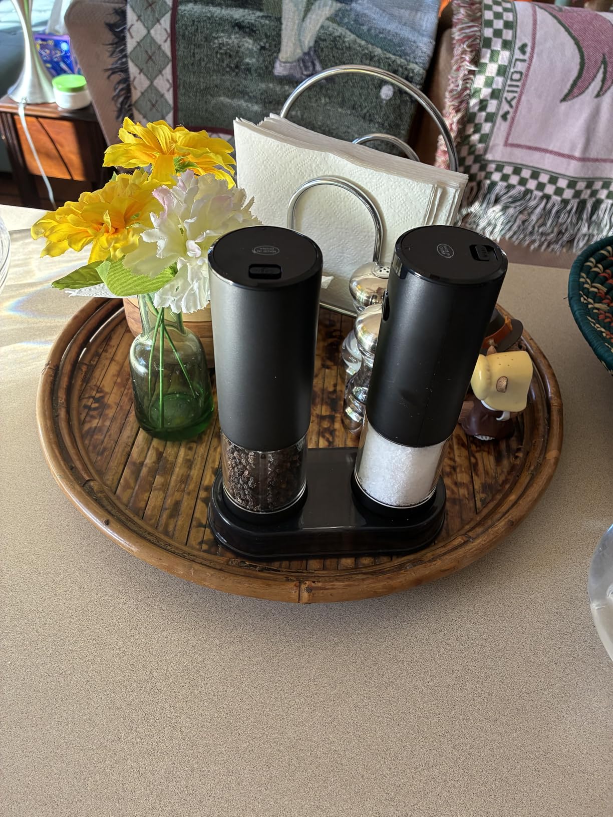 Electric Salt and Pepper Grinder Set Automatic Battery Pepper Mill Shakers Adjustable Coarseness Upgraded Larger Capacity with Led Home and Kitchen Appliances Christmas Gifts for Women - Customer Photo 1