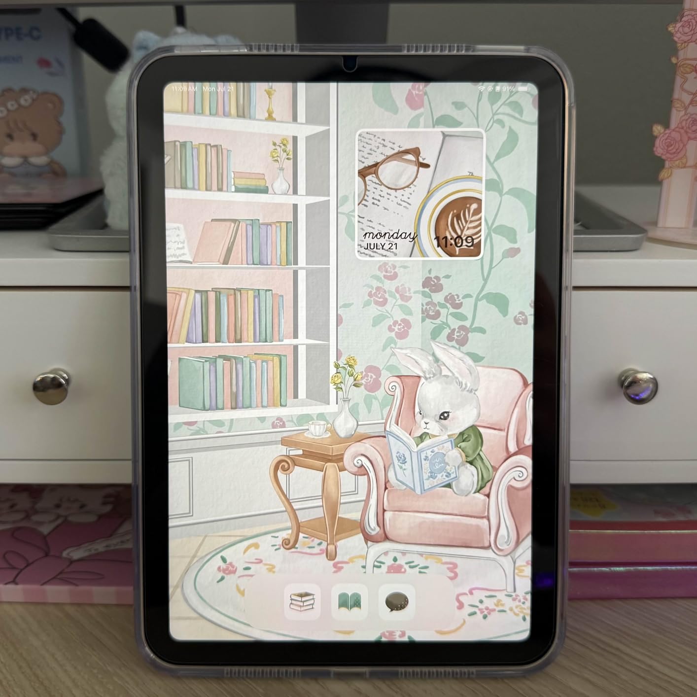 Apple iPad mini (A17 Pro): Apple Intelligence, 8.3-inch Liquid Retina Display, 128GB, Wi-Fi 6E, 12MP Front/12MP Back Camera, Touch ID, All-Day Battery Life — Starlight - Customer Photo 2