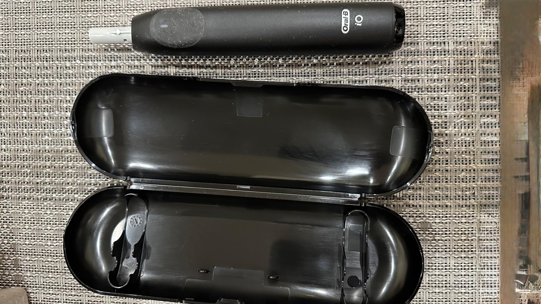 Oral-B iO Simple Clean Rechargeable Electric Powered Toothbrush, Night Black with 1 Gentle Care Brush Head and 1 Black Travel Case - Automatic Pressure Sensor to Protect Gums - 3 Modes - 2 Min Timer Customer Review Oral-B iO Simple Clean Rechargeable Electric Powered Toothbrush, Night Black with 1 Gentle Care Brush Head and 1 Black Travel Case - Automatic Pressure Sensor to Protect Gums - 3 Modes - 2 Min Timer - Customer Photo 3