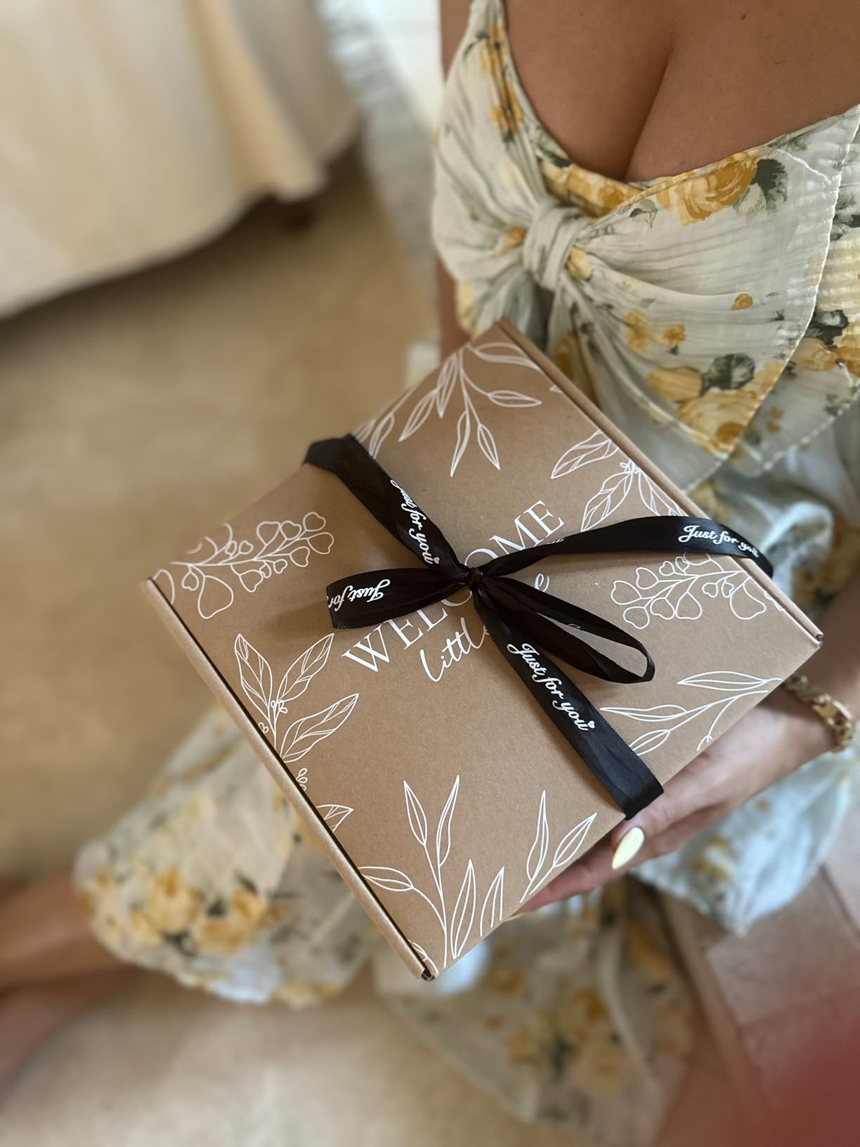 New Mom Gifts for Women, 9pcs Pregnancy Gifts for Expecting Mom, Cute Baby Gifts New Parents Gifts for Couples w/Mom and Dad Mugs for Gender Reveal Baby Shower First Time Mom to be Gifts(Khaki) - Customer Photo 2