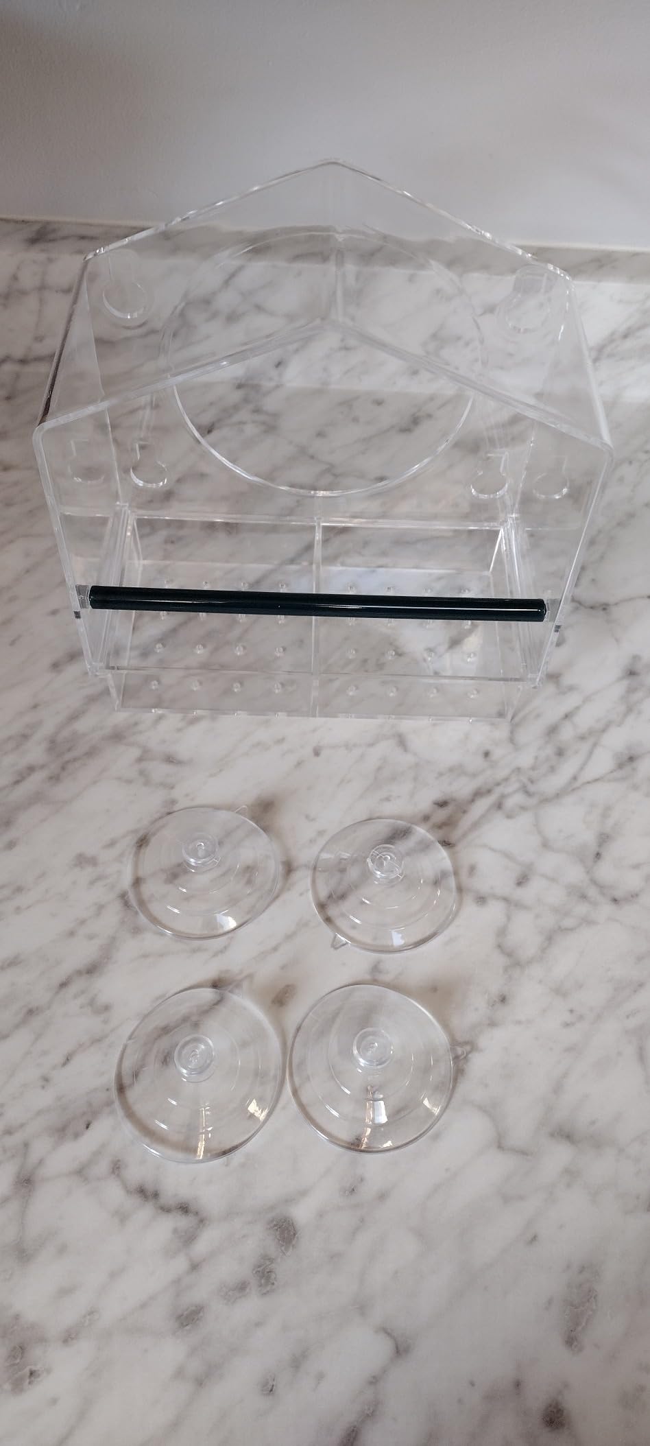 VISIOGEAR Clear Window Bird Feeder with Strong Suction Cups, Sturdy and Durable Acrylic Bird Feeders for Viewing Wild Bird Outside, Bird Watching Gift, Outdoor Bird Feeder for Garden Decor - Customer Photo 1