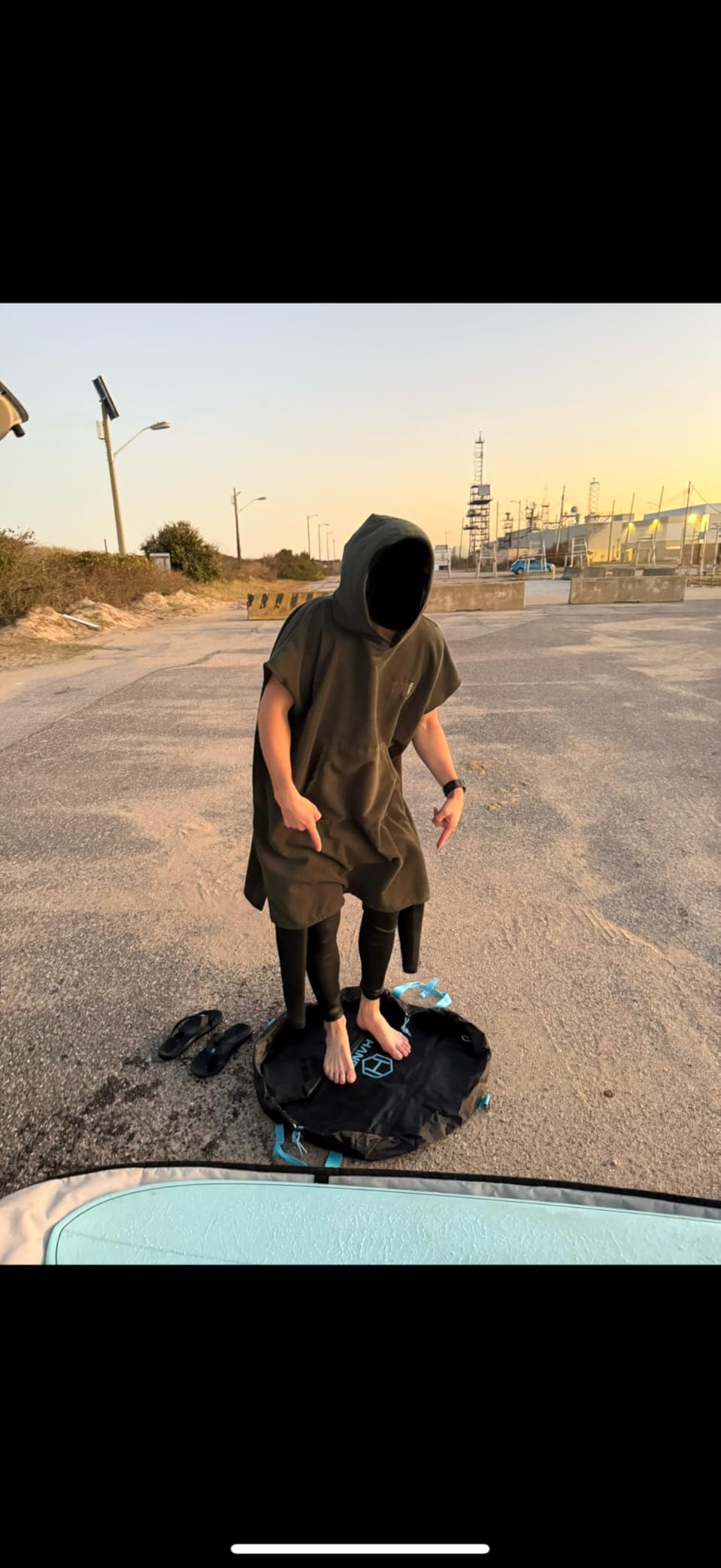 Hang 11 Wetsuit Changing Mat Bag - Surf Changing Mat with Shoulder Strap, Wetsuit Bag Waterproof, Keeps your Wet Suit & Car Clean, Surf Change Gear, Surfing Accessories, Surfing Gifts - Customer Photo 1