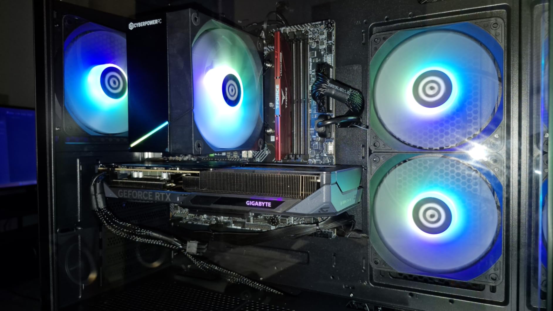 CyberPowerPC Gamer Xtreme VR Gaming PC, Intel Core i5-13400F 2.5GHz, GeForce RTX 5060 8GB, 16GB DDR5, 1TB PCIe 4.0 SSD, WiFi Ready & Windows 11 Home (GXiVR8060A40) - Customer Photo 2