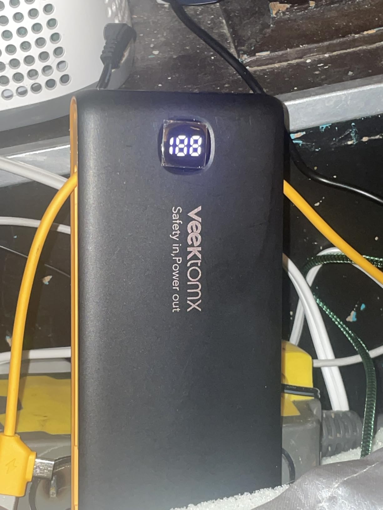 Portable Charger Power Bank Built in Cables and Wall Plug, 10000mAh iPhone Battery Pack Fast Charging, USB C External Slim Power Bank, Travel Essentials Compatible with iPhone 17 16 15 14 iPad, Black - Customer Photo 4