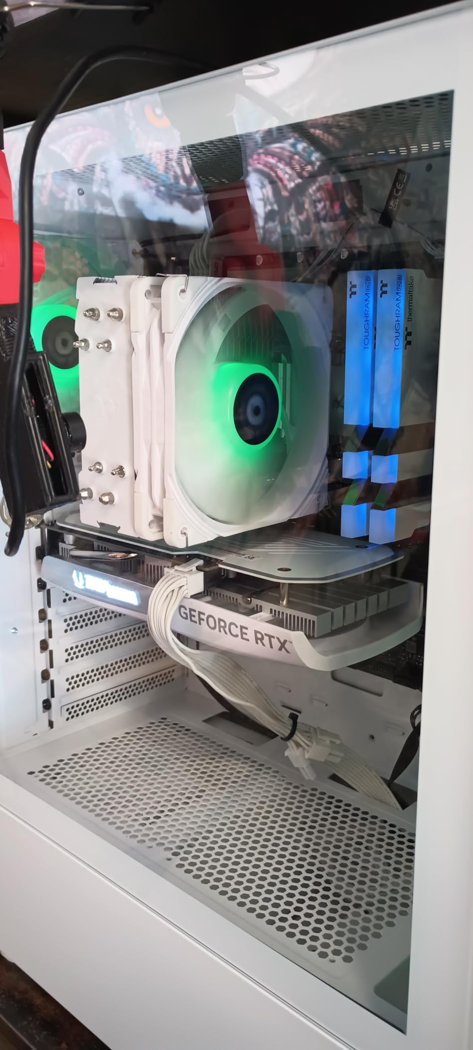 Thermaltake LCGS Quartz i1460 Gaming Desktop (Intel Core™ i5-14400F, ToughRam DDR4 3600Mhz 16GB RGB Memory, NVIDIA GeForce® RTX 5060, 1TB NVMe M.2, WiFi, Windows 11) S2QT-B760-560-LCS - Customer Photo 4