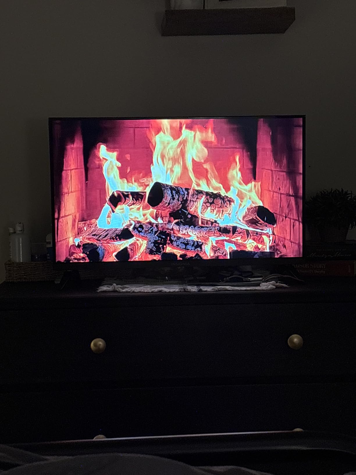 INSIGNIA 32 INSIGNIA 32