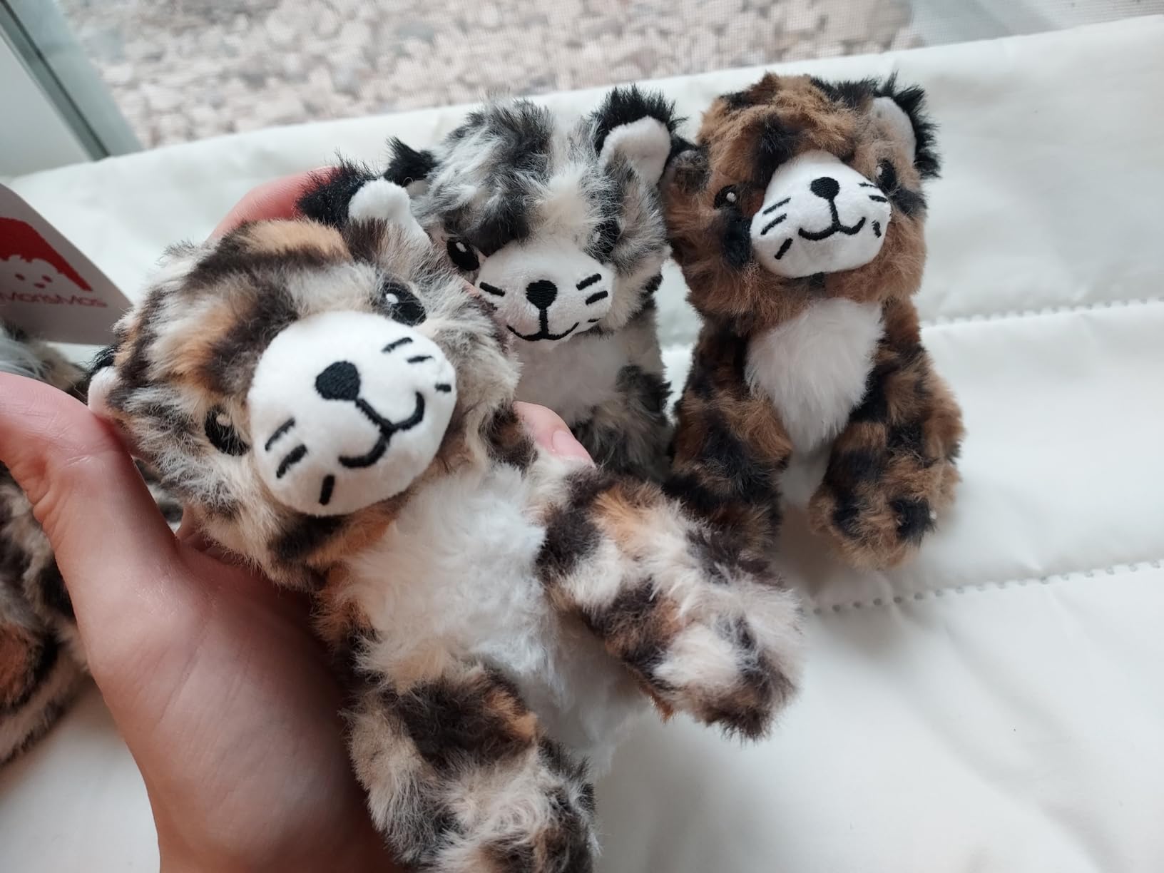 MorisMos 5Pcs Sea Otter Stuffed Animal with Babies,23.6'' Giant Mommy Stuffed Otter Toy with 3 Babies & Plush Seashell, Boy Girl Sea Animal Toys for Kids 3-5 Birthday Christmas Decor - Customer Photo 3