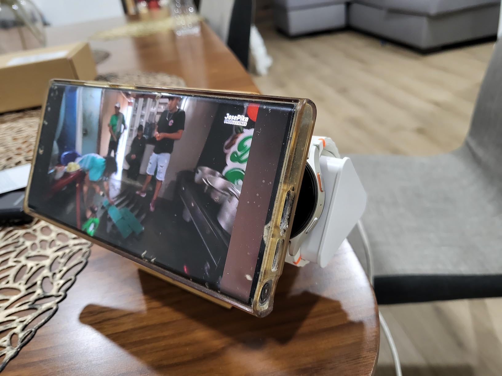 Bamboo Wireless Charging Station for Apple: 3-in-1 Charger Stand with Cabin Style for iPhone 16 15 14 13 12 Series, Apple Watch 10-2, Ultra, and AirPods 4-2, Pro, MagSafe Wireless Charger(20W Adapter) Customer Review Bamboo Wireless Charging Station for Apple: 3-in-1 Charger Stand with Cabin Style for iPhone 16 15 14 13 12 Series, Apple Watch 10-2, Ultra, and AirPods 4-2, Pro, MagSafe Wireless Charger(20W Adapter) - Customer Photo 1