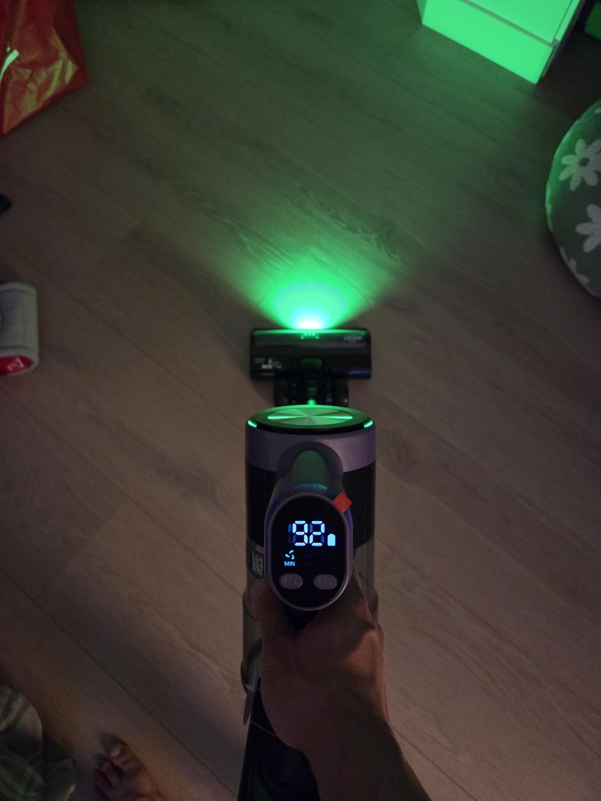 Cordless Vacuum Cleaner, 46KPa/500W Stick Vacuum with 55 Mins Runtime, Self-Standing Vacuum Cleaner for Home, LED Display, Anti-Tangle Brush, Rechargeable Vacuum for Hardwood Floor, Pet Hair (Violet) - Customer Photo 2