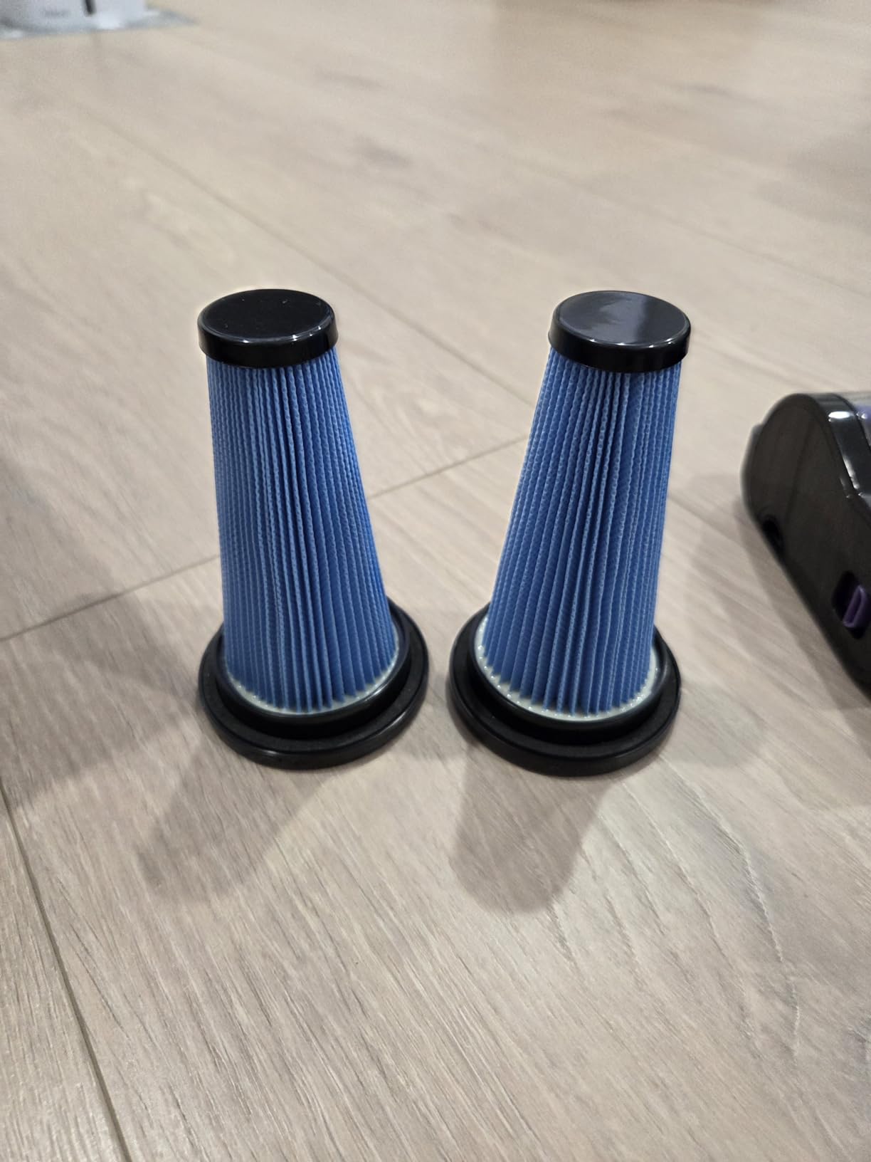 Cordless Vacuum Cleaner, 46KPa/500W Stick Vacuum with 55 Mins Runtime, Self-Standing Vacuum Cleaner for Home, LED Display, Anti-Tangle Brush, Rechargeable Vacuum for Hardwood Floor, Pet Hair (Violet) - Customer Photo 4