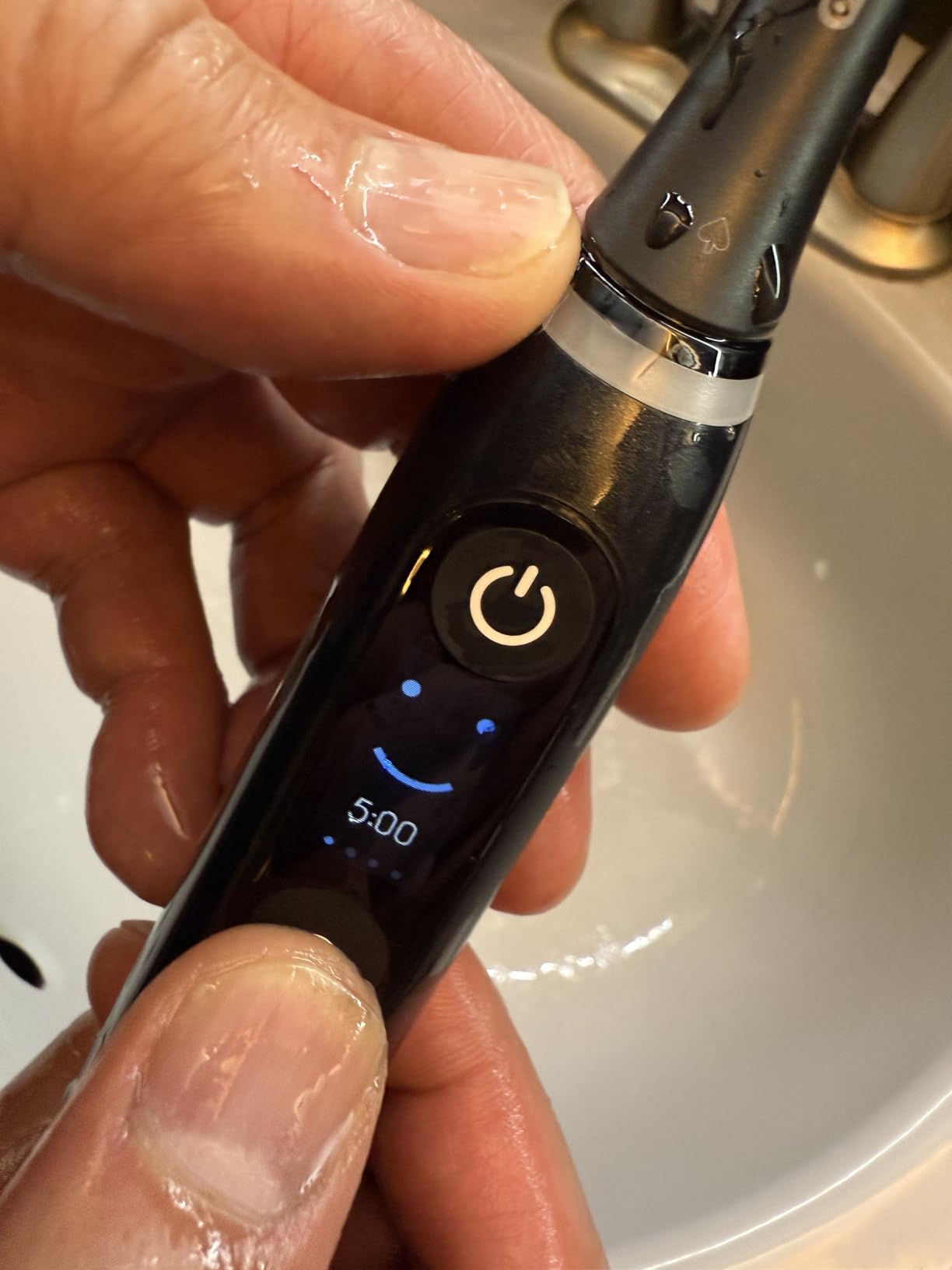 Oral-B iO Series 9 Limited Rechargeable Black Electric Toothbrush with (2) Ultimate Clean and (1) Gentle Care Replacement Brush Heads, Black, Travel Case and Charger Customer Review Oral-B iO Series 9 Limited Rechargeable Black Electric Toothbrush with (2) Ultimate Clean and (1) Gentle Care Replacement Brush Heads, Black, Travel Case and Charger - Customer Photo 3