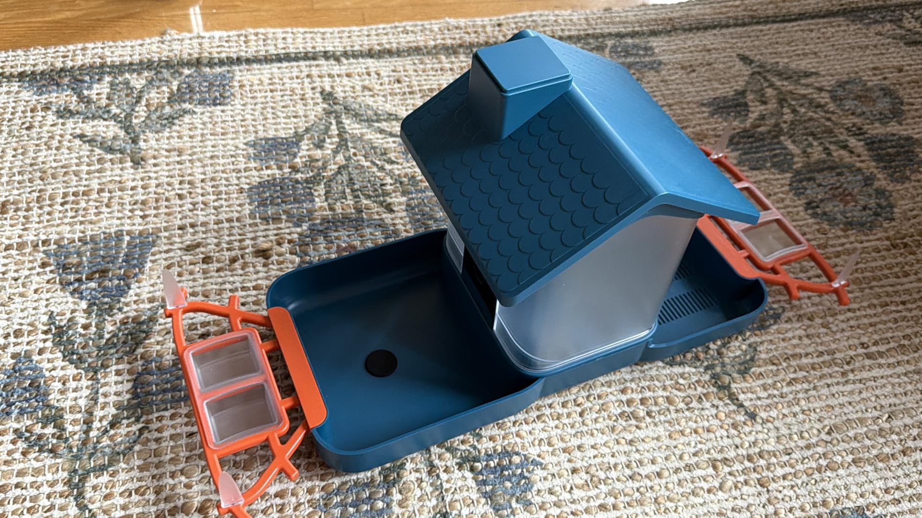 Bird Feeder with Camera and Bird Bath for Outdoors, Dual-Lens 2K HD Video with AI Identification, Solar Powered, Instant Alerts, IP66 Weatherproof Customer Review Bird Feeder with Camera and Bird Bath for Outdoors, Dual-Lens 2K HD Video with AI Identification, Solar Powered, Instant Alerts, IP66 Weatherproof - Customer Photo 1