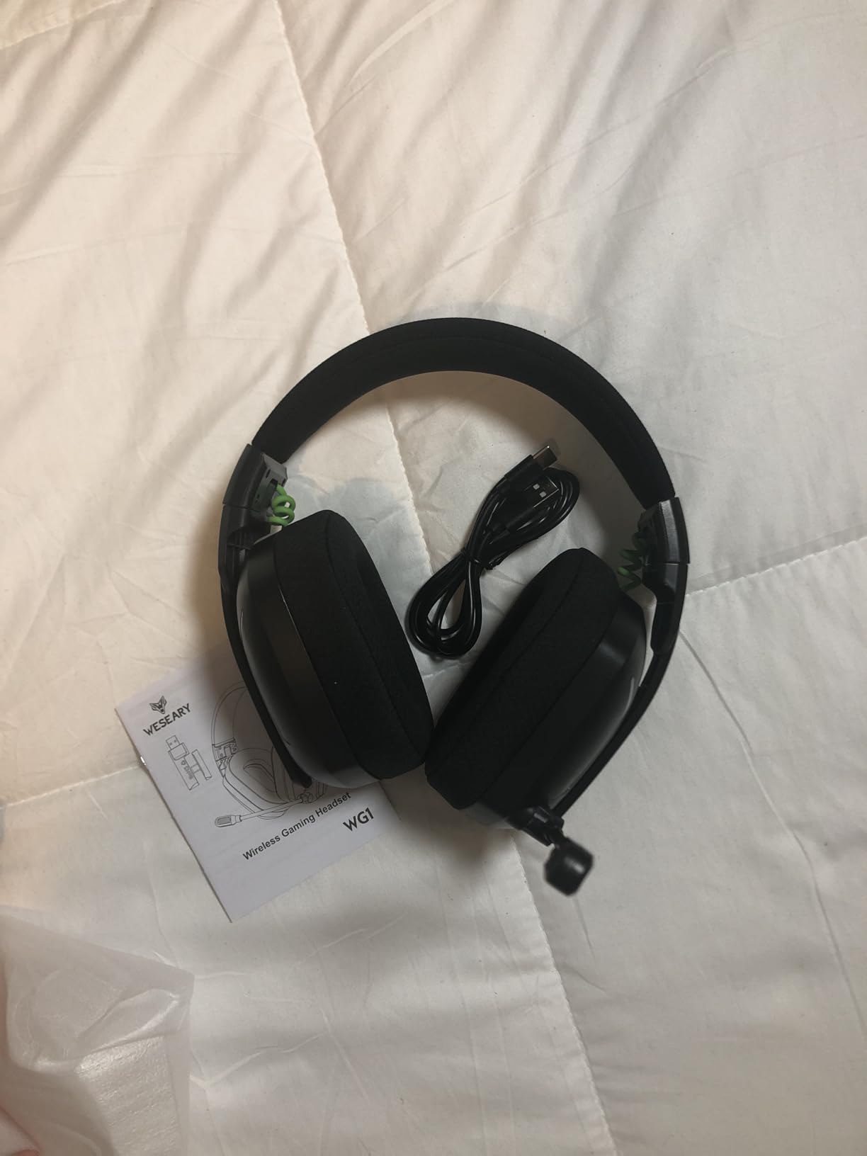 WESEARY Wireless Gaming Headset for PS5, PS4, PC, Laptop, Mac & Switch, Dual Low-Latency 2.4GHz USB/Type-C, Bluetooth Gaming Headphones with ENC Mic for Gamecube, 3D Stereo,Colorful Light, 50H Power Customer Review WESEARY Wireless Gaming Headset for PS5, PS4, PC, Laptop, Mac & Switch, Dual Low-Latency 2.4GHz USB/Type-C, Bluetooth Gaming Headphones with ENC Mic for Gamecube, 3D Stereo,Colorful Light, 50H Power - Customer Photo 2