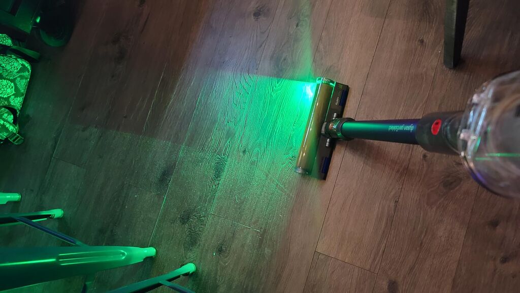 Dyson Gen5detect Cordless Vacuum, 280AW, 3 Power Modes, Up to 70 Minutes, Illumination Reveals Dust, HEPA Filtration, All Floor Types customer photo 1