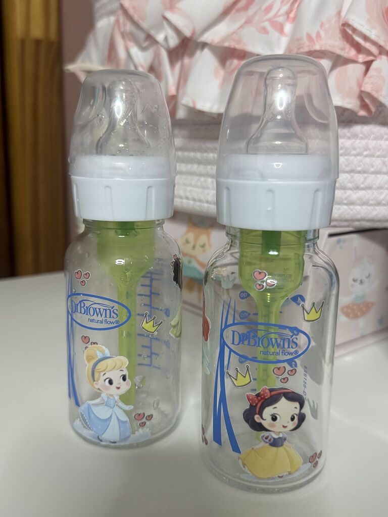 Dr. Brown's Anti-Colic Options+ Narrow Glass Baby Bottle with Level 1 Slow Flow Nipple, BPA-Free, 8 oz/250 mL, 0m+, 4-Pack customer photo 1