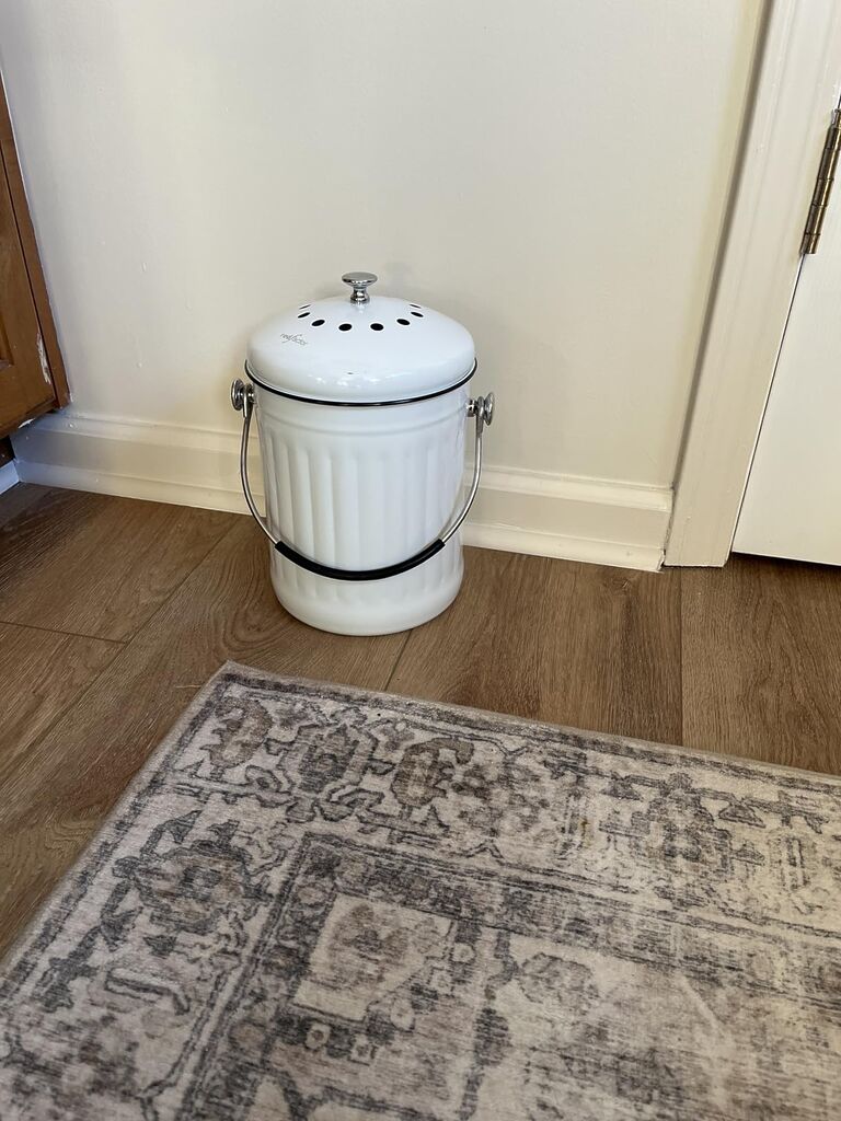 RED FACTOR Premium Compost Bin for Kitchen Countertop - Stainless Steel Food Waste Bucket with Innovative Dual Filter Technology - Includes Spare Filters (White, 1.3 Gallon) customer photo 1