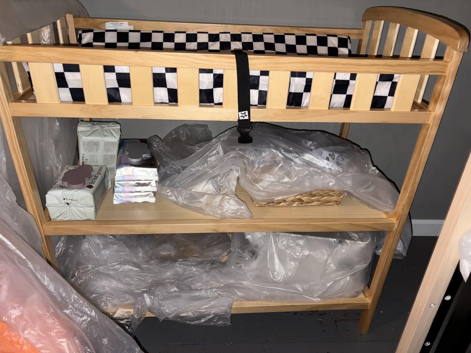 Dream On Me Emily Changing Table, Solid New Zealand Pinewood, Non-Toxic Finish (Natural) customer photo 2