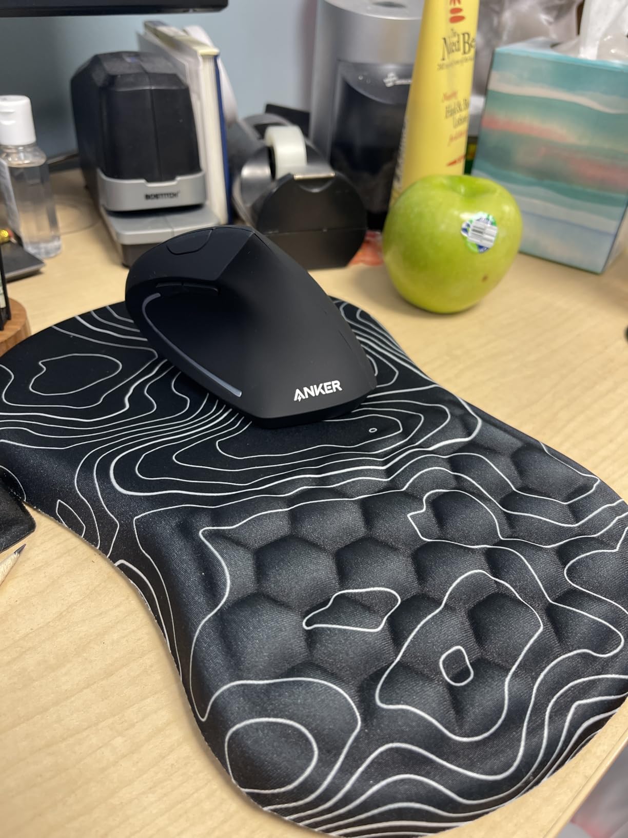 Anker 2.4G Wireless Vertical Ergonomic Optical Mouse for Work, Multi-Device Connectivity, 800/1200/1600 DPI, 5 Buttons for Laptop, Desktop, PC - Black customer photo 1