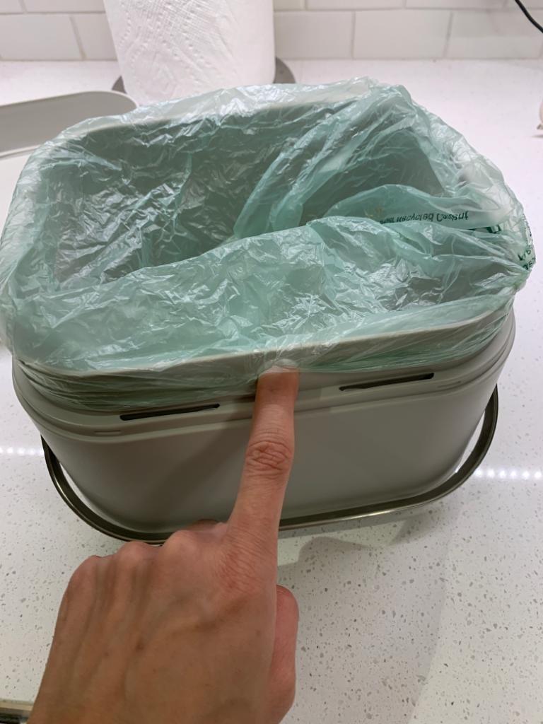 Joseph Joseph Intelligent Waste Compost Bin Food Waste Caddy with Odor Filter and Ventilation, 1 Gallon / 4 liters, Graphite customer photo 2