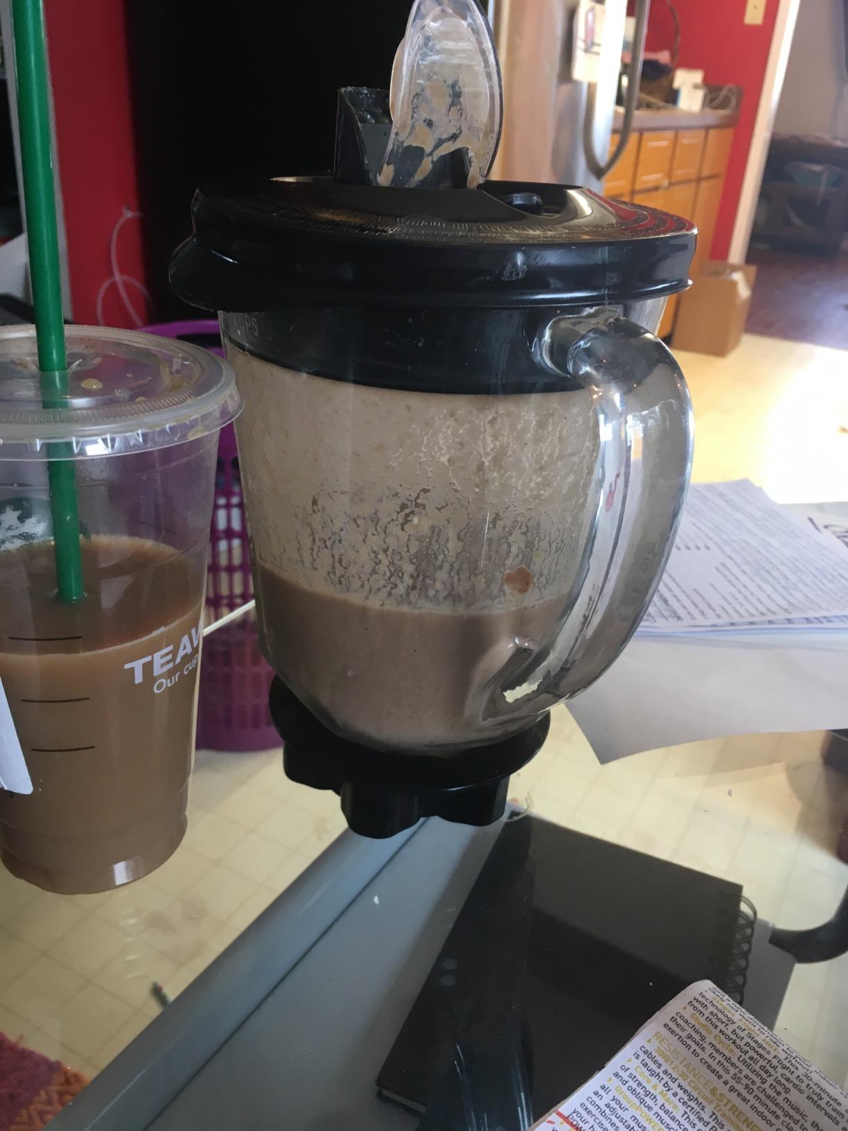Hamilton Beach Blender for Smoothies with 5 Functions Including Auto Smoothie Cycle, Wave Action System for Ultra Smooth Results, 850 Watts, 40oz BPA Free Glass Jar, Stainless Steel (56208) customer photo 1
