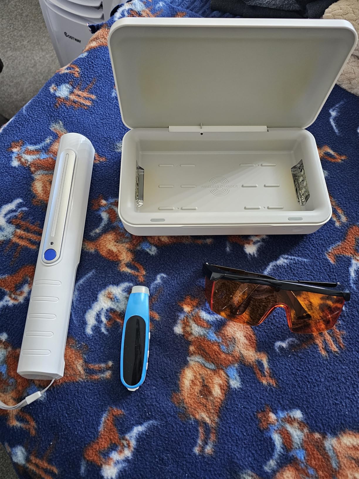 UV Sanitizer Wand - Portable UV Light Sanitizer for Room and Travel - 99.99% Ultraviolet Sanitizing Light, Handheld UV Sanitizing Lamp customer photo 1